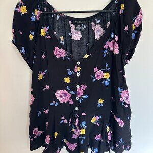 Rue 21 Short Sleeve Crop